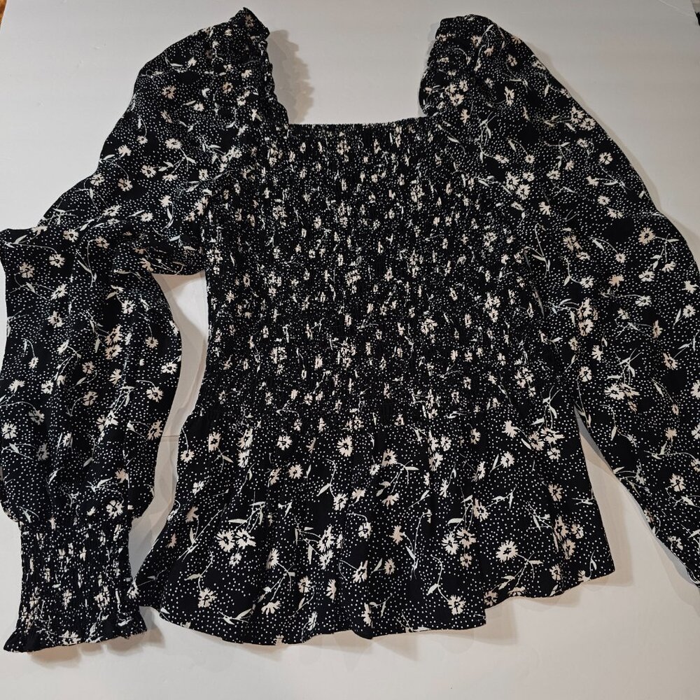 Nordstrom Chelsea 28 Smocked Top Square Neck Black Floral Long Sleeve Small